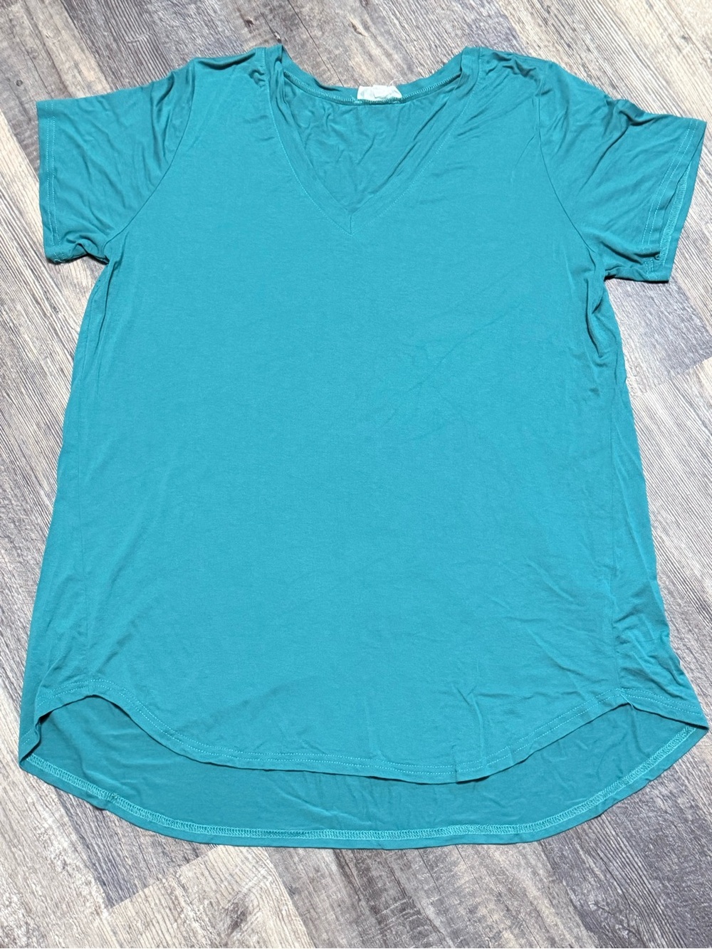 Amaryllis Teal V-Neck High-Low Tee